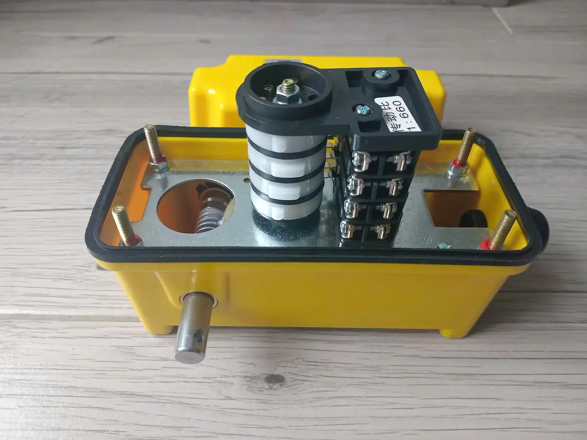 Bộ giới hạn không có encoder cho cẩu tháp