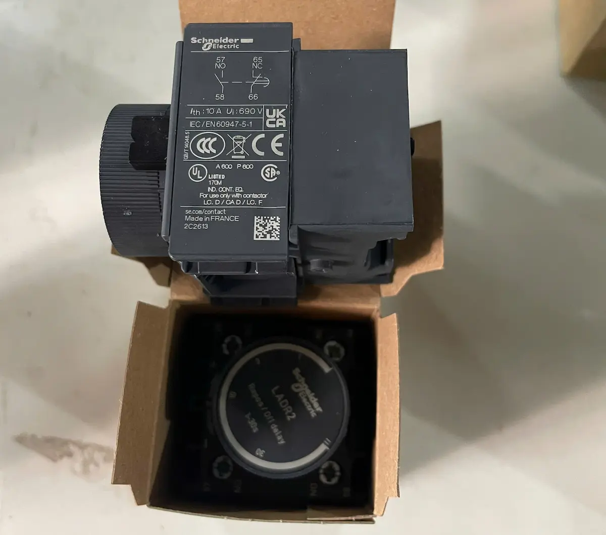 Tiếp điểm trễ Schneider LADR2 1–30 giây
